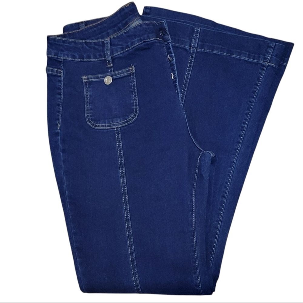 Women's Blue Flared Leg Jeans - NWOT - Picture 3 of 8